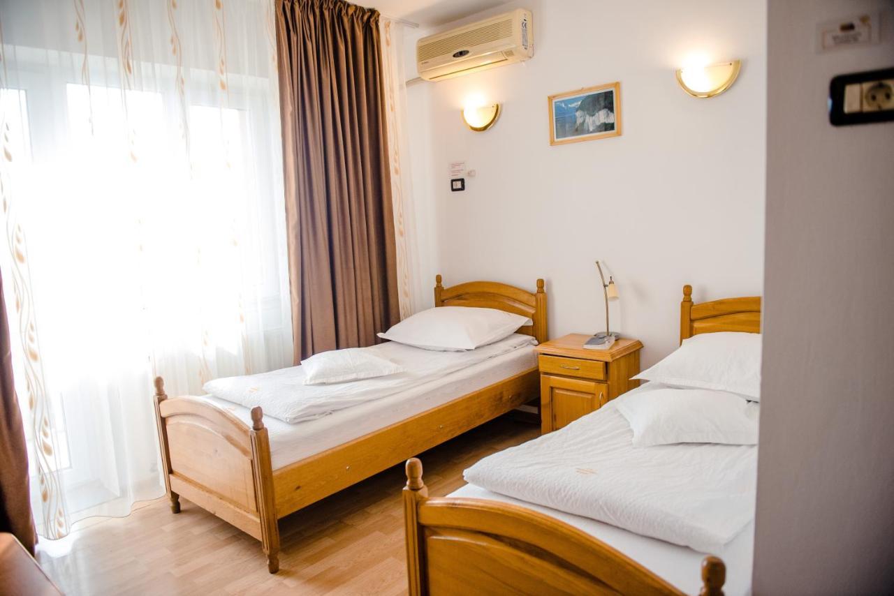 Pensiune Roua 2 Arad Ngoại thất bức ảnh